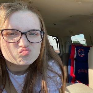 Meet your Posher, Chloe